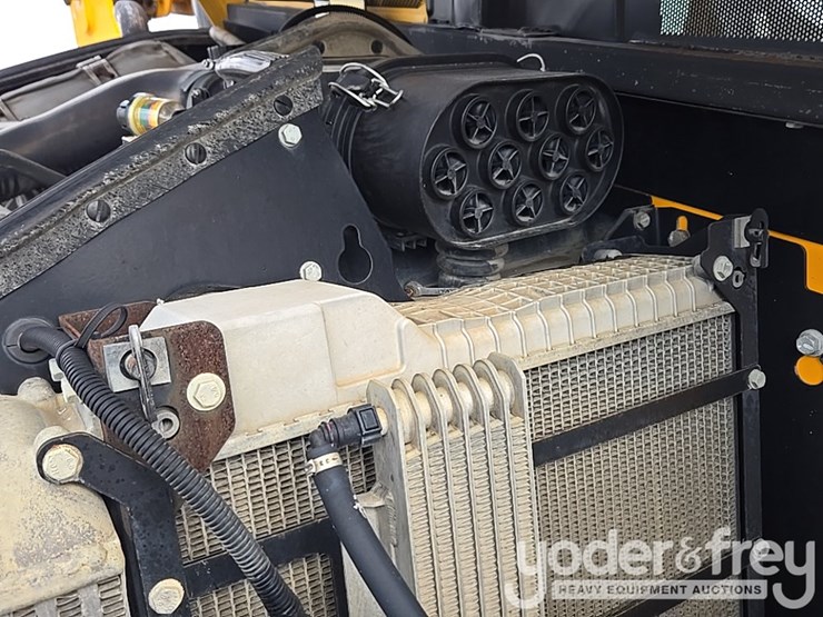 2017-jcb-510-56-image-106