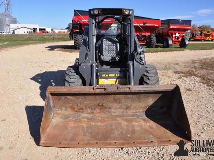 2020-new-holland-l334-image-2