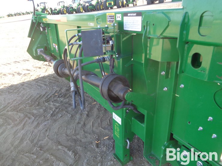 2023-john-deere-c12r-image-13