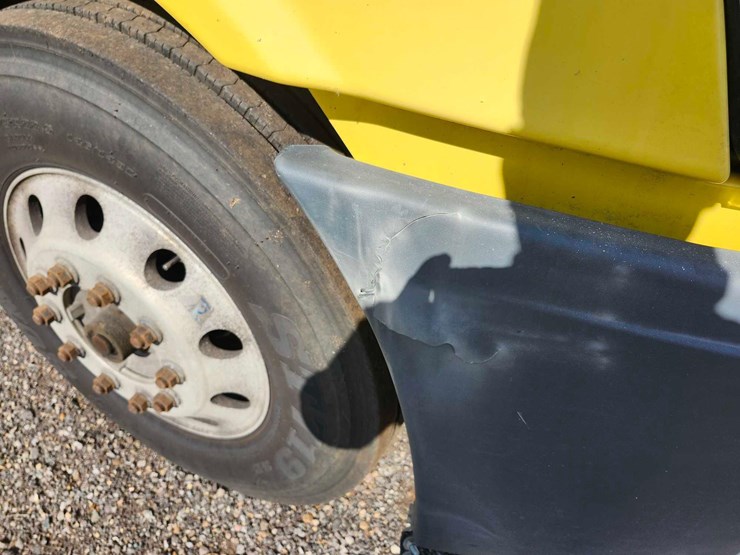 2016-freightliner-semi,-tag-#647-image-15