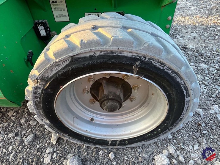 2015-jlg-4069le-image-10