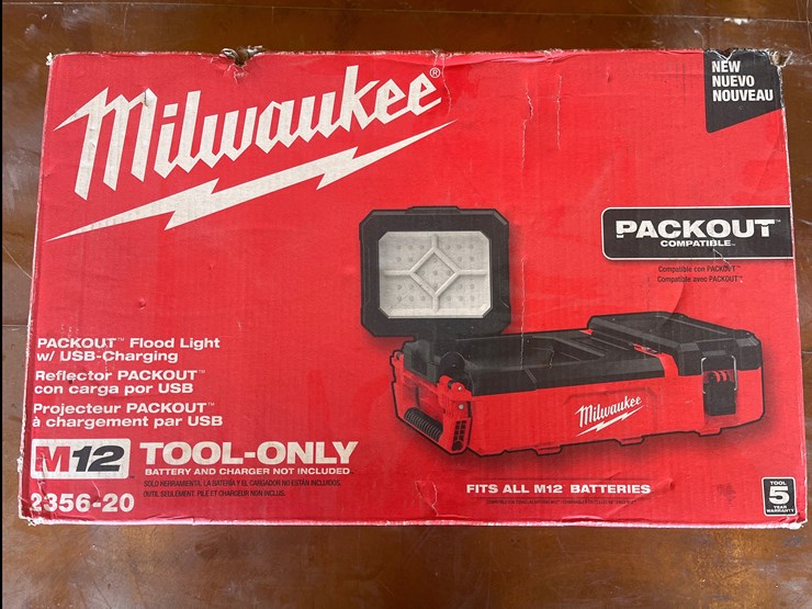 #8-•-milwaukee-packout-flood-light-image-1