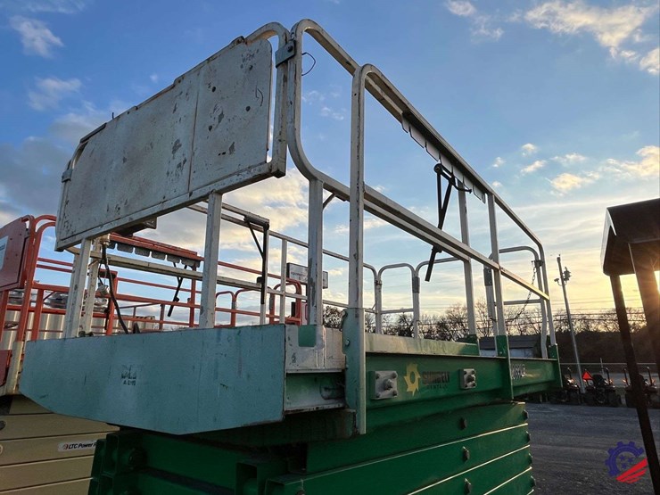 2015-jlg-4069le-image-4