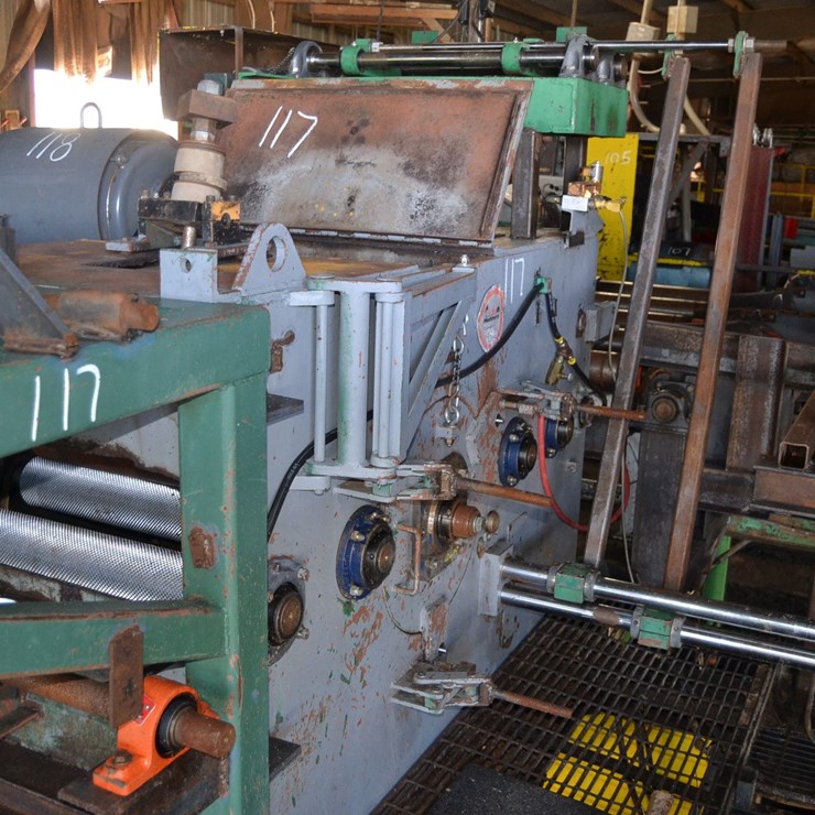 LIGNA 6"X32" 2 SAW EDGER W/ 2 MOVABLE SAWS W/ 8' INFEED ROLLCASE W/ 20' SINGLE BELT TAILING OUTFEED W/ HYDRUALIC SETWORKS W/ 2 LINE LAZER LITE SYSTEM SN#F161760