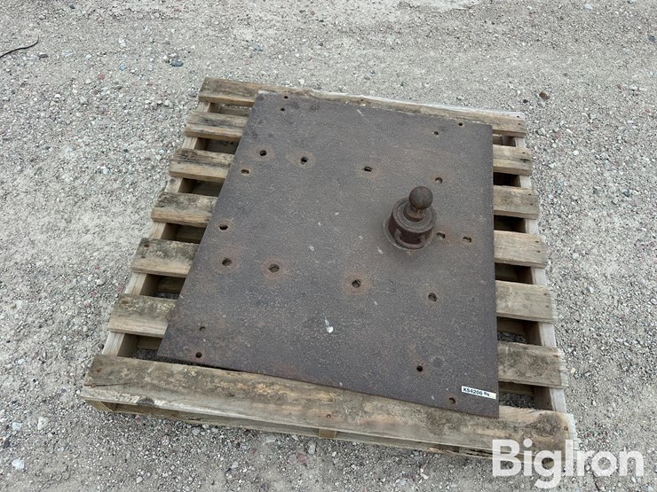 pickup-gooseneck-trailer-hitch-insert-image-2