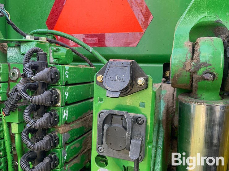 2010-john-deere-8295r-image-15