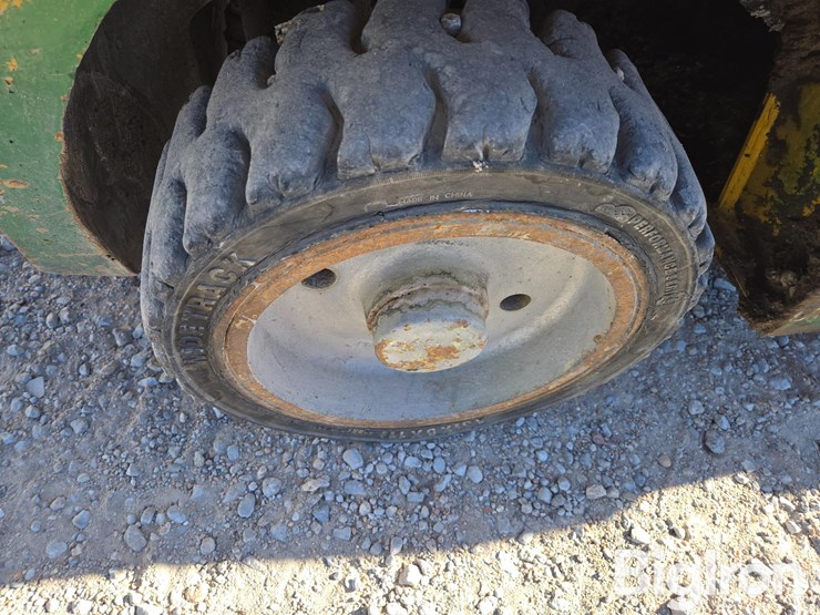 yale-forklift-image-19