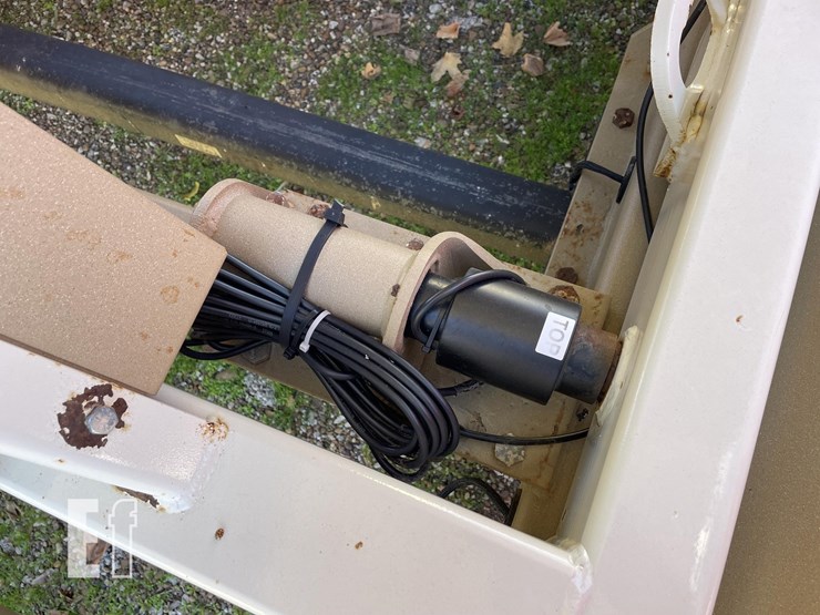 2010-unverferth-3750-image-41