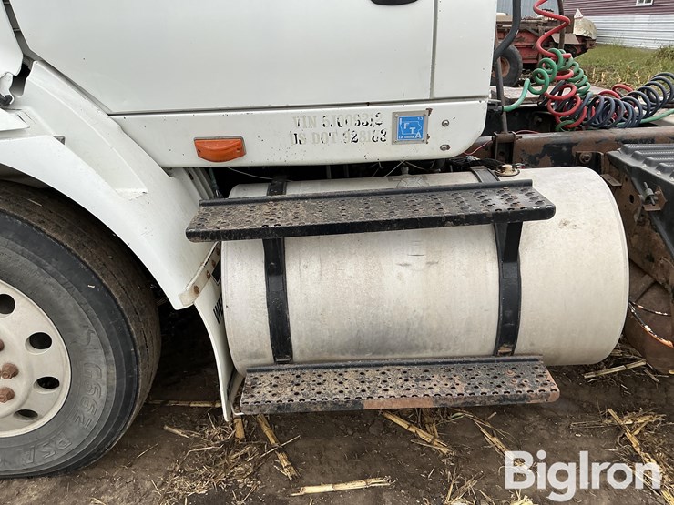 2005-international-8600-image-17