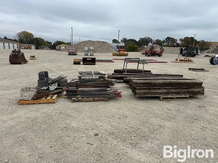 fencing-materials-assortment-image-8