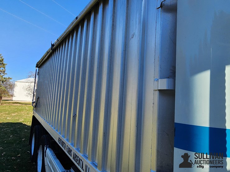 1994-international-9400-eagle-image-17