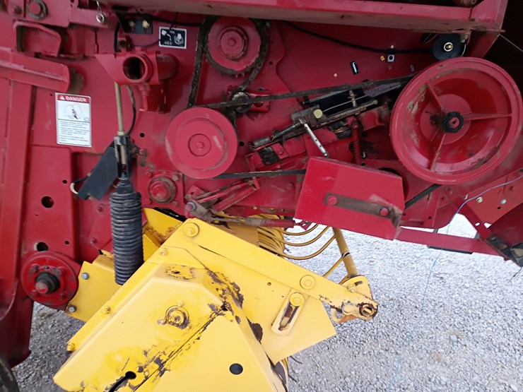 2014-new-holland-br7060-image-36