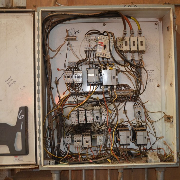 MULTIPLE STARTER BOX W/ 3 SIZE 2 STARTER W/ 3 SIZE 1 STARTER W/ 6 SIZE 0 STARTER W/ DISCONNECT