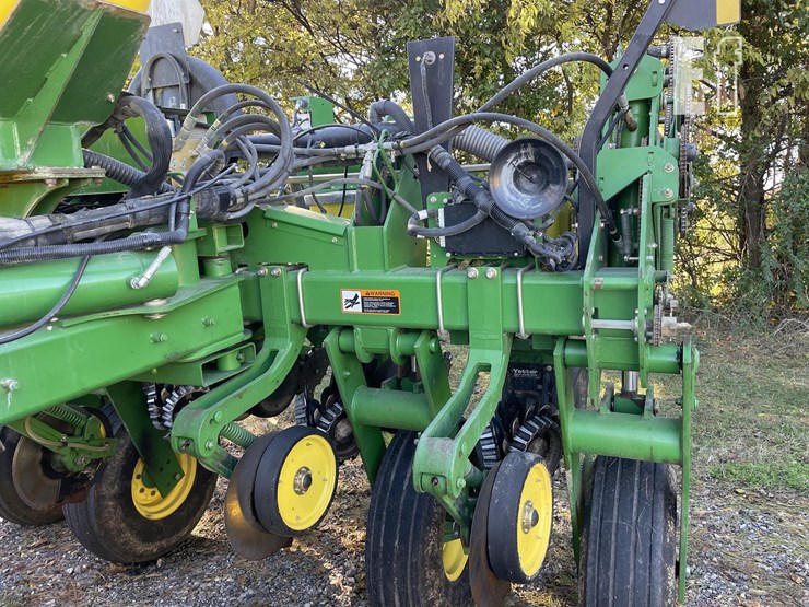 2011-john-deere-1770nt-image-32