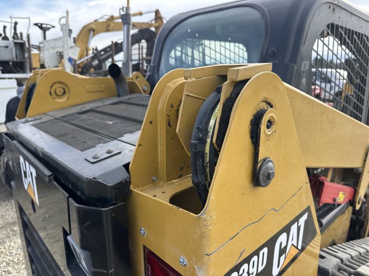 caterpillar-239d-image-20