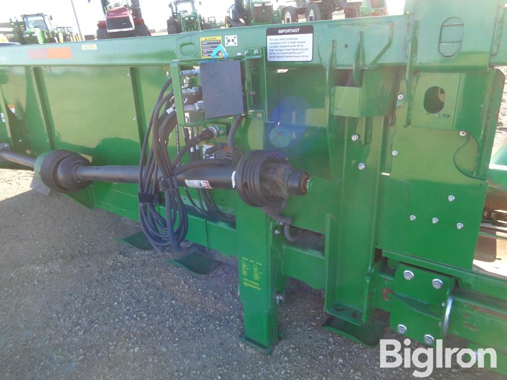 2021-john-deere-c18r-image-12