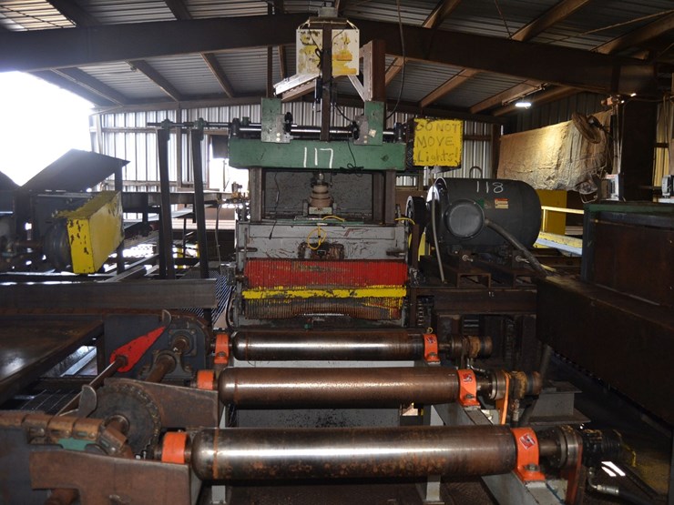 ligna-6"x32"-2-saw-edger-w/-2-movable-saws-w/-8'-infeed-rollcase-w/-20'-single-belt-tailing-outfeed-w/-hydrualic-setworks-w/-2-line-lazer-lite-system-sn#f161760-image-9