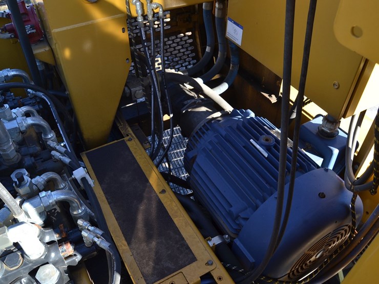 caterpillar-569-sm-image-5