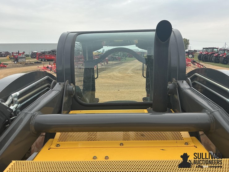 2020-new-holland-l334-image-20