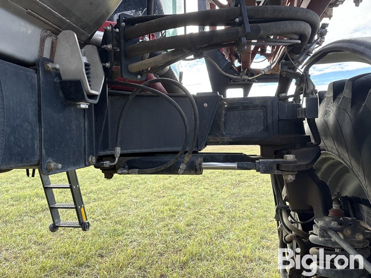 2017-case-ih-patriot-4440-image-18