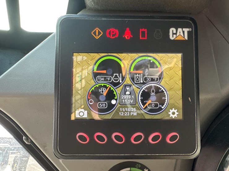 2022-caterpillar-242d3-image-37