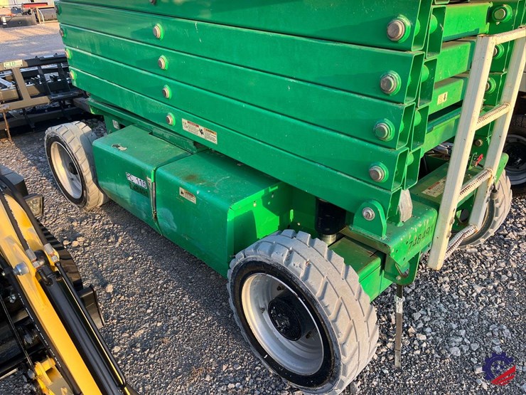 2015-jlg-4069le-image-31