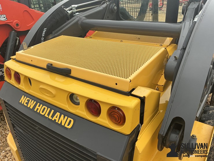 2020-new-holland-l334-image-19