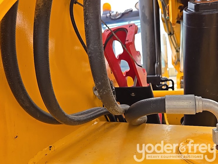 2017-jcb-510-56-image-63