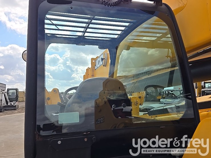 2017-jcb-510-56-image-114