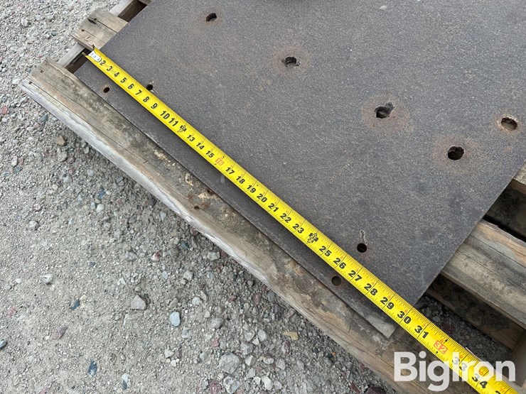 pickup-gooseneck-trailer-hitch-insert-image-15