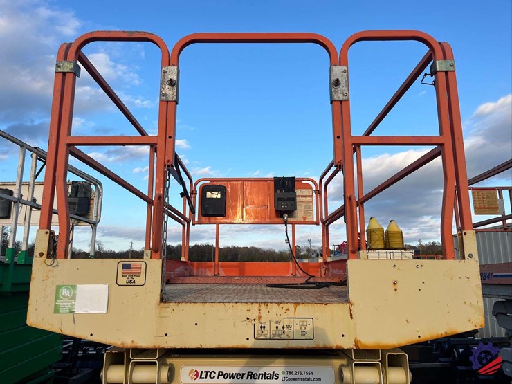 2021-jlg-4069le-image-11