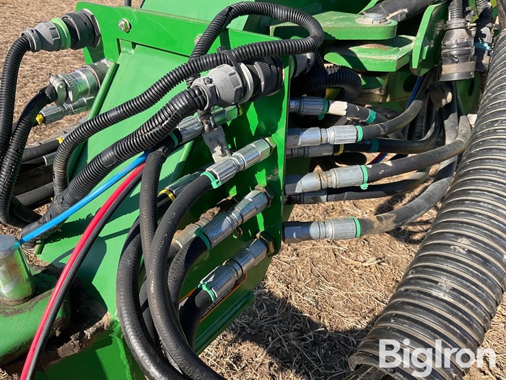 2010-john-deere-1790-image-12