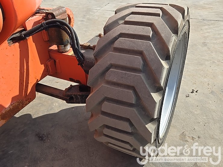 2015-jlg-600aj-image-44