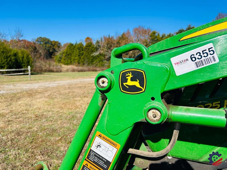 2016-john-deere-1025r-image-26