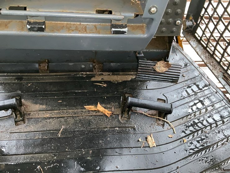 2016-deere-550k-lgp-image-18