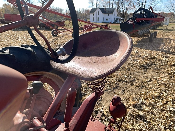 ih-farmall-h-tractor-image-28