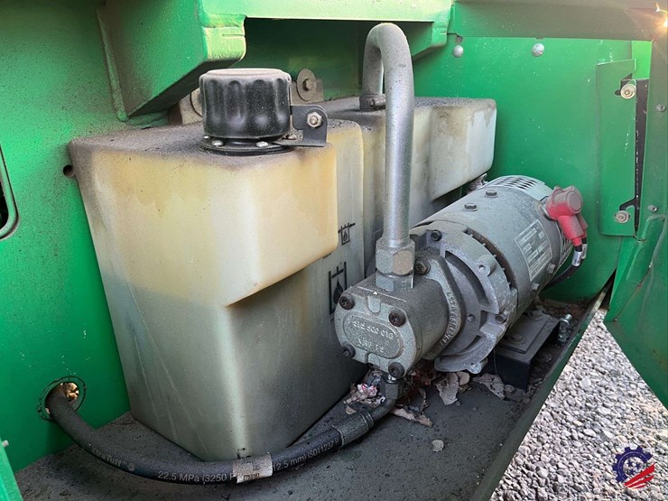 2015-jlg-4069le-image-32