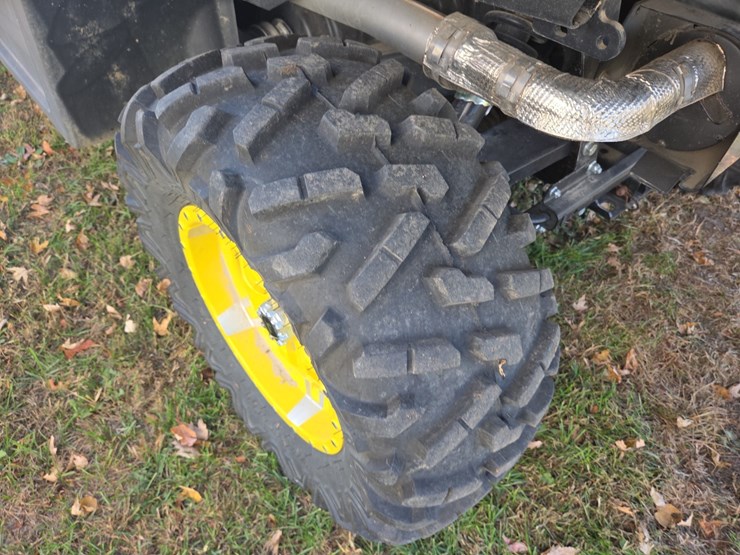 jd-xuv-835m-utv-image-13