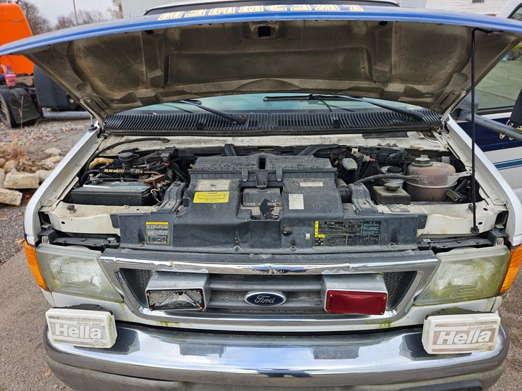 #22778-•-2003-ford-econoline-van-ambulance-image-24