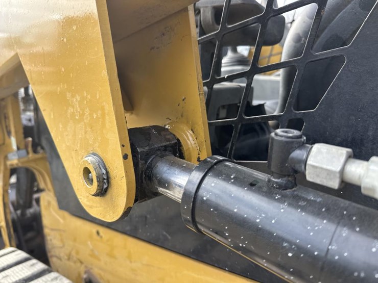 caterpillar-239d-image-15