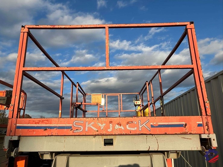 1999-skyjack-sj8841-/-41’-scissor-lift-image-11
