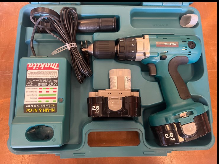 #34-•-makita-cordless-drill-image-1