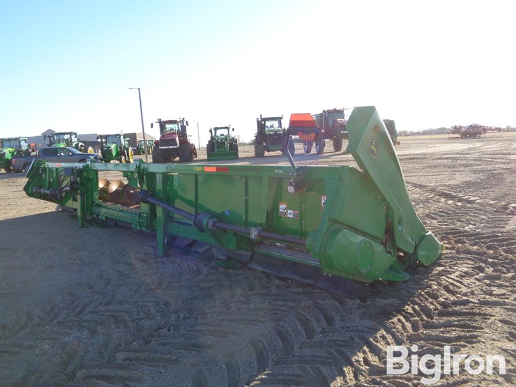 2021-john-deere-c18r-image-5