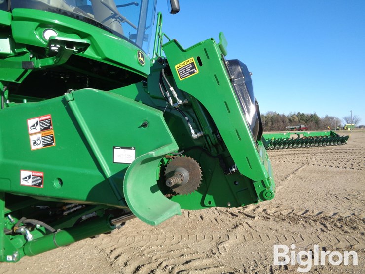 2023-john-deere-s790-image-14