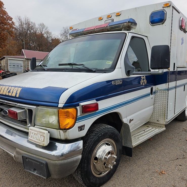 #22778 • 2003 Ford Econoline Van Ambulance