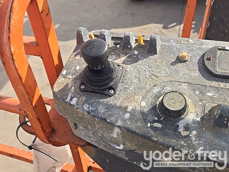 2015-jlg-600aj-image-19