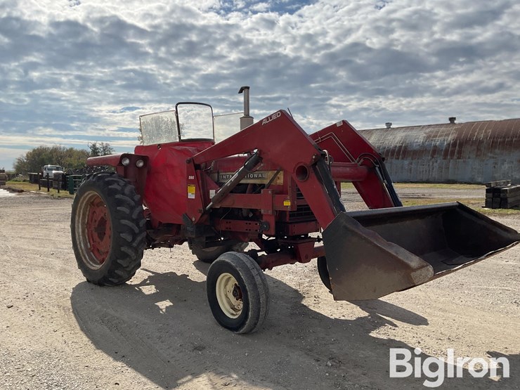 1968-international-656-image-3