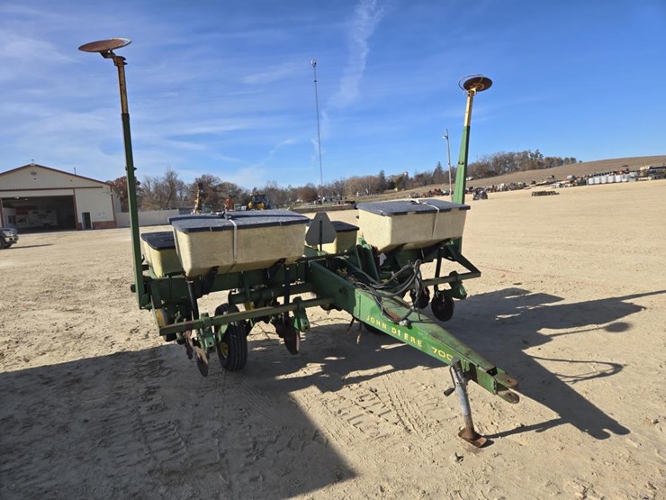 john-deere-7000-image-2