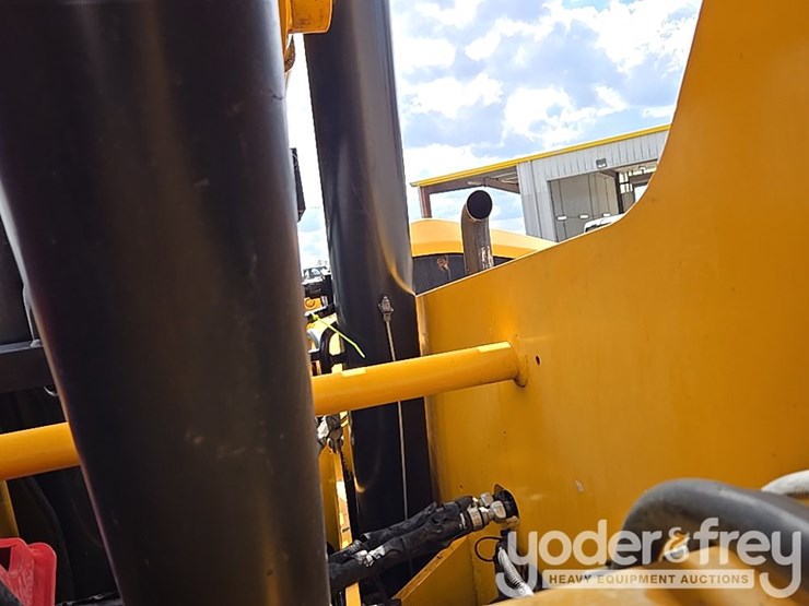 2017-jcb-510-56-image-70