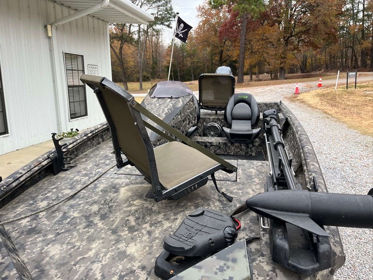 2022-havoc-river-rat-1756-step-transon-boat-image-5